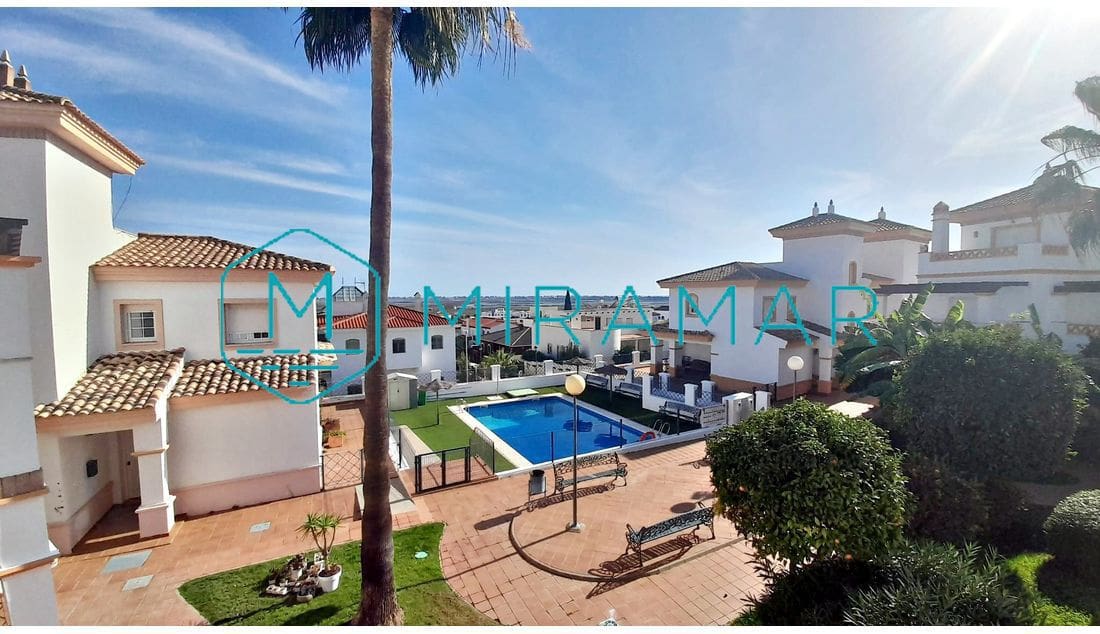 4 slaapkamer Halfvrijstaande villa te koop in Ayamonte met garage - € 265.000 (Ref: 9362829)