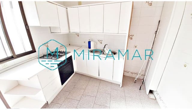 4 makuuhuone Omakotitalo myytävänä paikassa Ayamonte mukana 
autotalli - 228 500 € (Ref: 9376857)