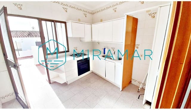 4 makuuhuone Omakotitalo myytävänä paikassa Ayamonte mukana 
autotalli - 228 500 € (Ref: 9376857)