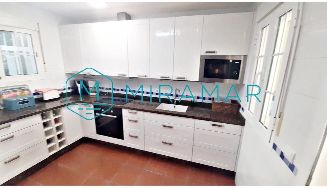 6 soverom Villa til salgs i Ayamonte - € 365 000 (Ref: 9385970)