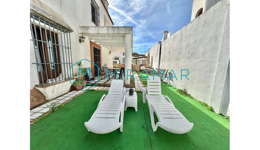 5 bedroom Villa for sale in La Antilla - € 772,500 (Ref: 9390838)