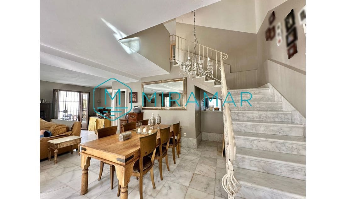 5 bedroom Villa for sale in La Antilla - € 772,500 (Ref: 9390838)