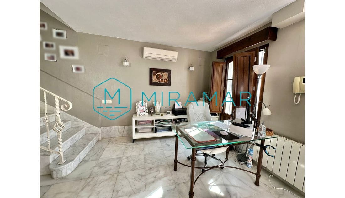 5 bedroom Villa for sale in La Antilla - € 772,500 (Ref: 9390838)