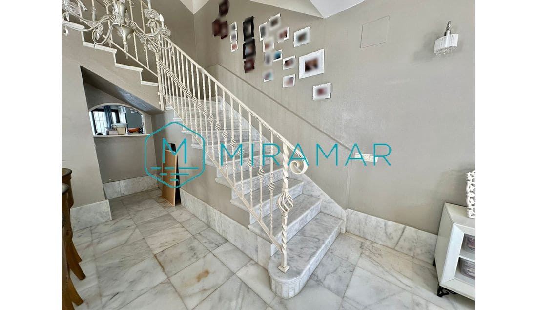 5 bedroom Villa for sale in La Antilla - € 772,500 (Ref: 9390838)