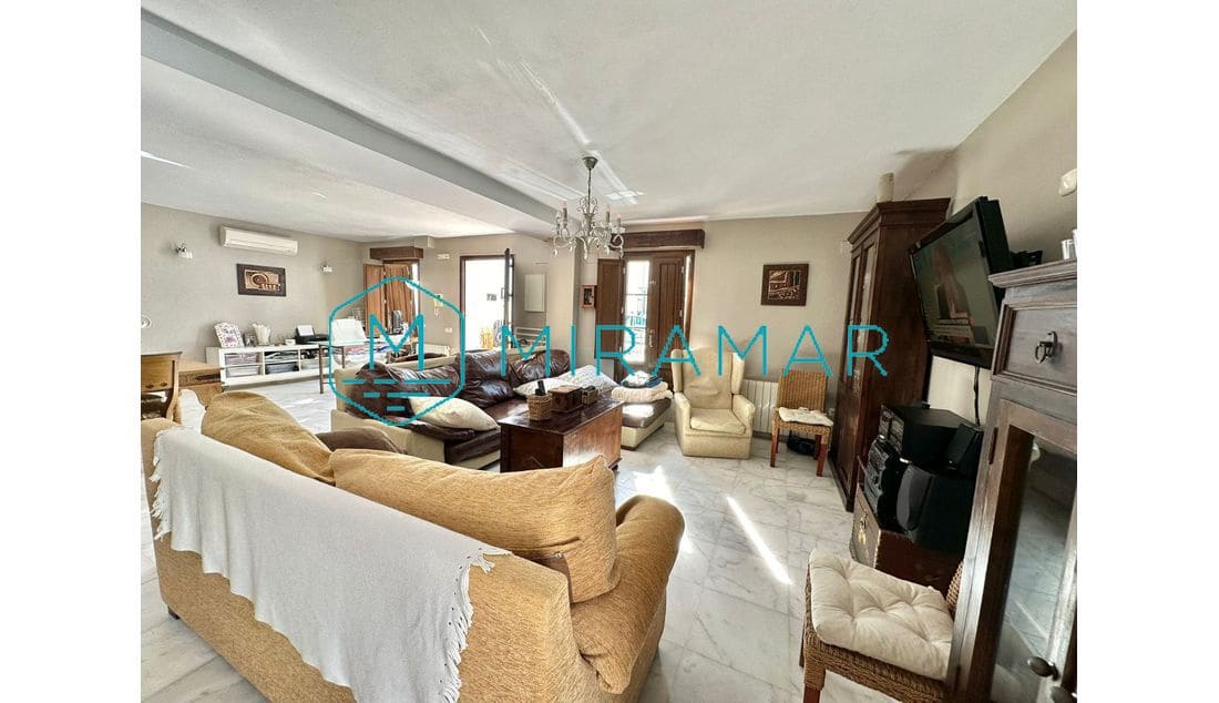 5 bedroom Villa for sale in La Antilla - € 772,500 (Ref: 9390838)