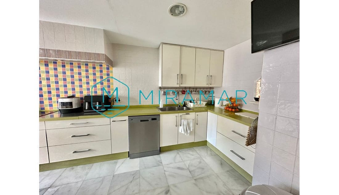 5 bedroom Villa for sale in La Antilla - € 772,500 (Ref: 9390838)