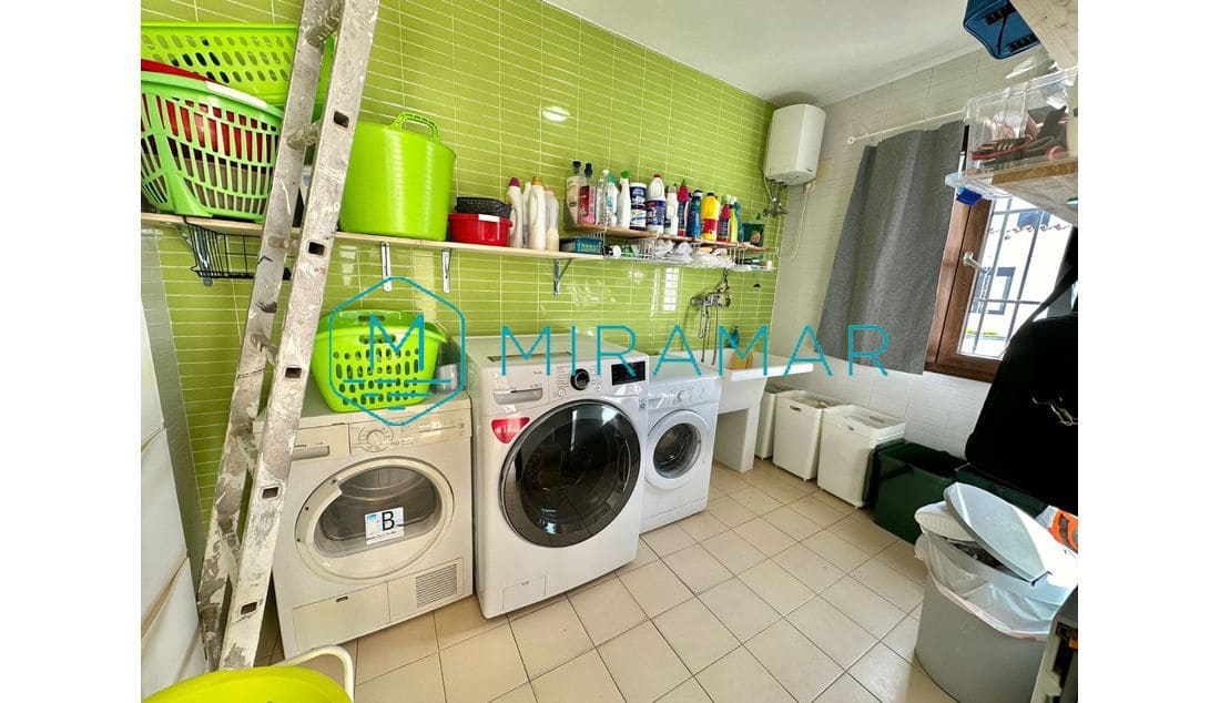 5 bedroom Villa for sale in La Antilla - € 772,500 (Ref: 9390838)