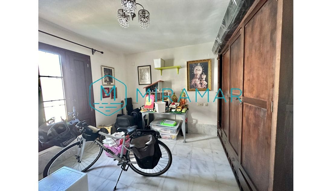 5 bedroom Villa for sale in La Antilla - € 772,500 (Ref: 9390838)