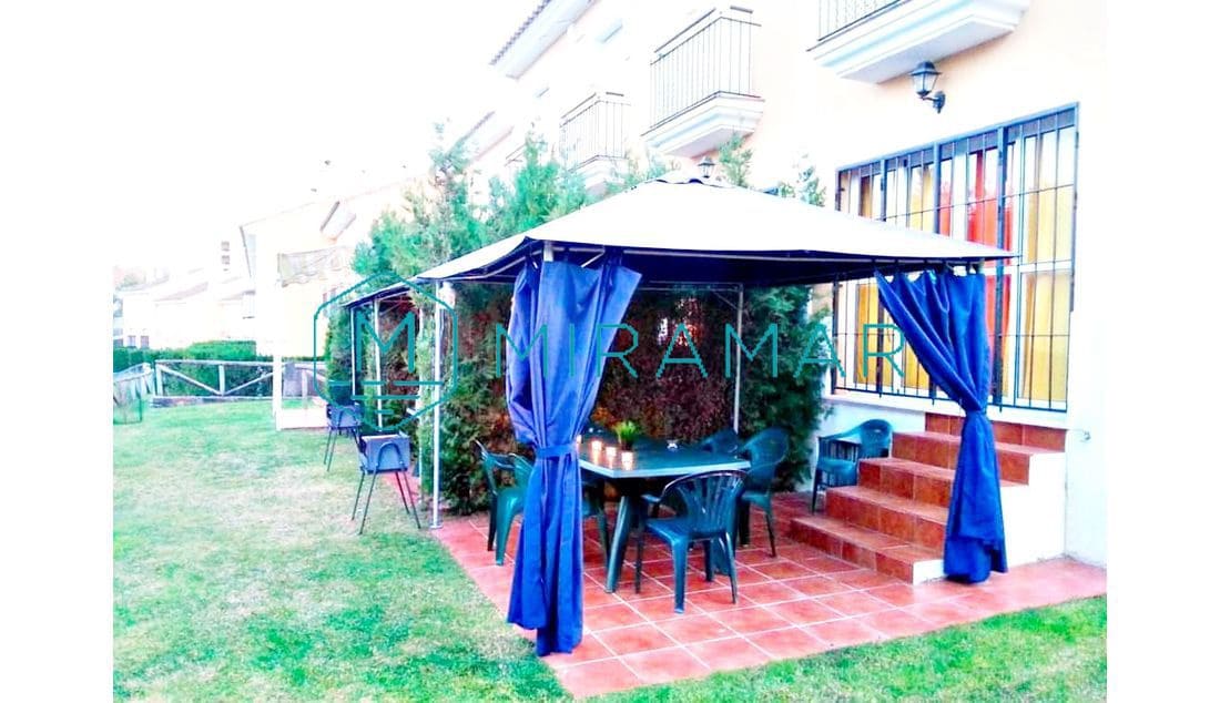 4 soveværelse Rækkehus til salg i Lepe med garage - € 280.000 (Ref: 9396548)