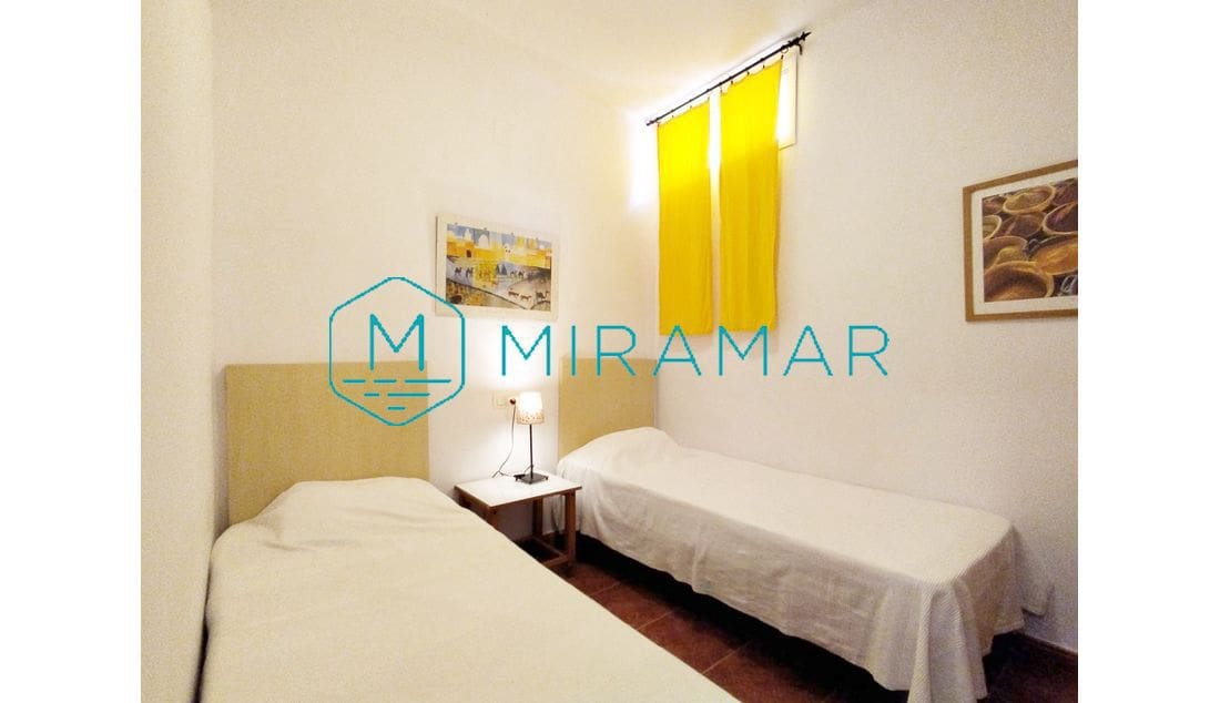 4 soveværelse Rækkehus til salg i Lepe med garage - € 280.000 (Ref: 9396548)