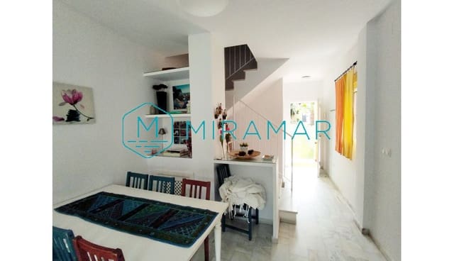 4 slaapkamer Rijtjeshuis te koop in Lepe met garage - € 280.000 (Ref: 9396548)