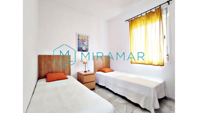 4 slaapkamer Rijtjeshuis te koop in Lepe met garage - € 280.000 (Ref: 9396548)