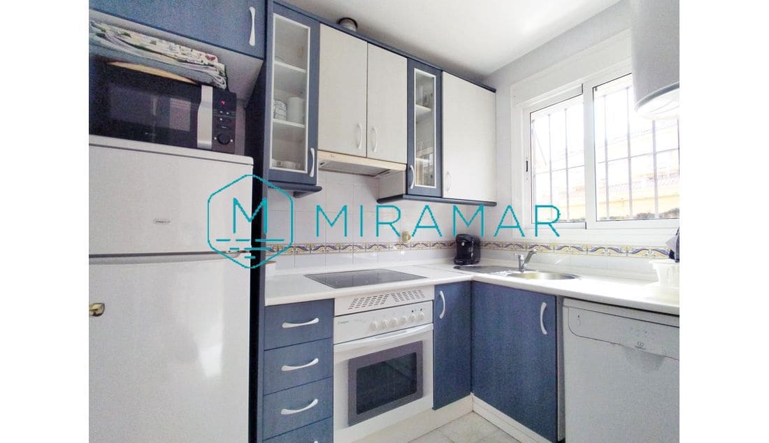 4 soveværelse Rækkehus til salg i Lepe med garage - € 280.000 (Ref: 9396548)