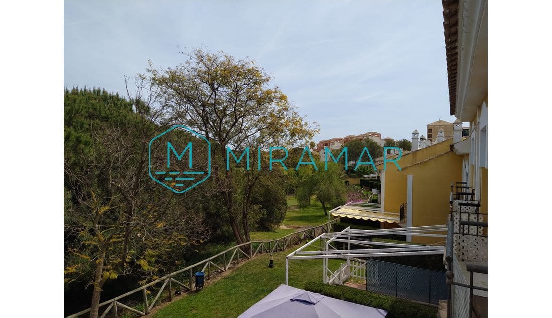 4 soveværelse Rækkehus til salg i Lepe med garage - € 280.000 (Ref: 9396548)