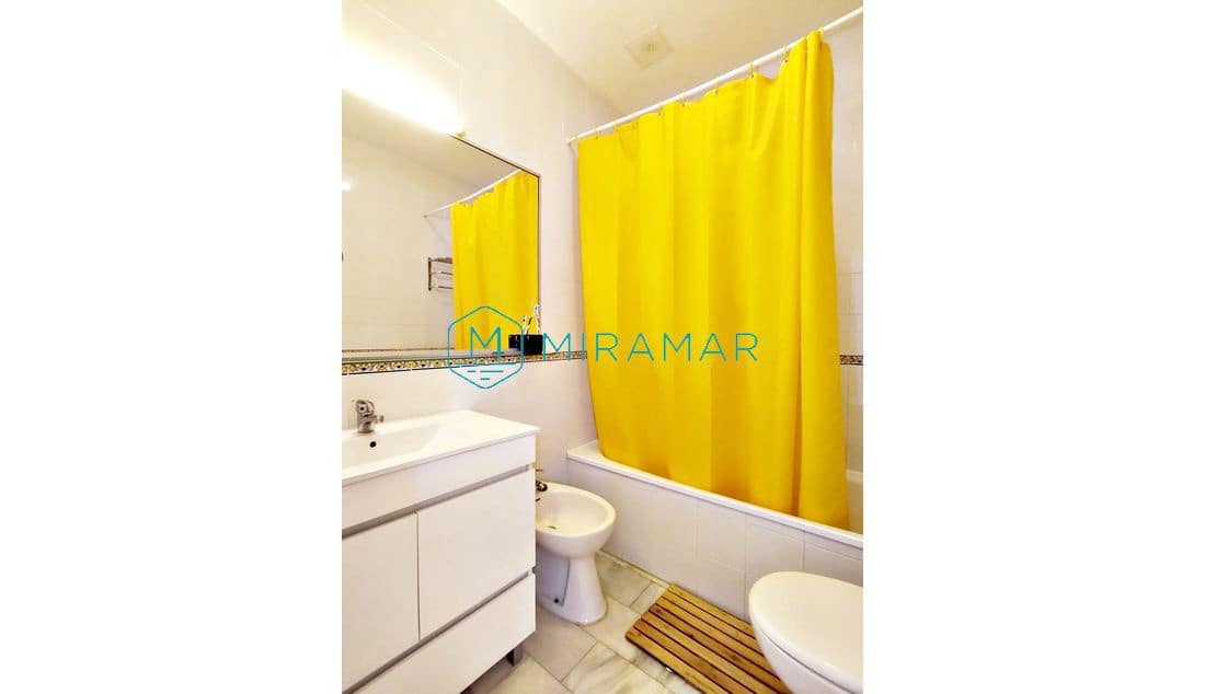 4 soveværelse Rækkehus til salg i Lepe med garage - € 280.000 (Ref: 9396548)