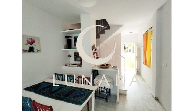 4 soveværelse Rækkehus til salg i Lepe med garage - € 250.000 (Ref: 9396548)