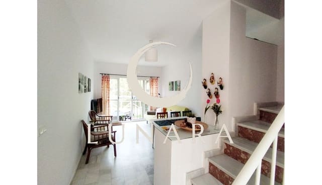 4 soveværelse Rækkehus til salg i Lepe med garage - € 250.000 (Ref: 9396548)