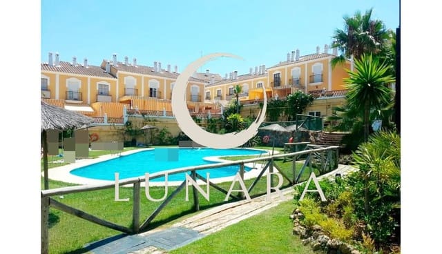 4 soveværelse Rækkehus til salg i Lepe med garage - € 250.000 (Ref: 9396548)