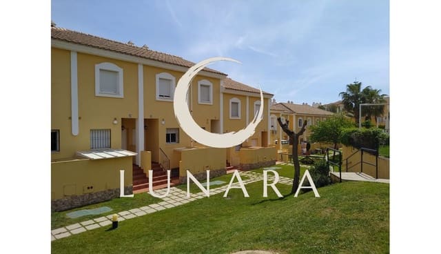 4 soveværelse Rækkehus til salg i Lepe med garage - € 250.000 (Ref: 9396548)