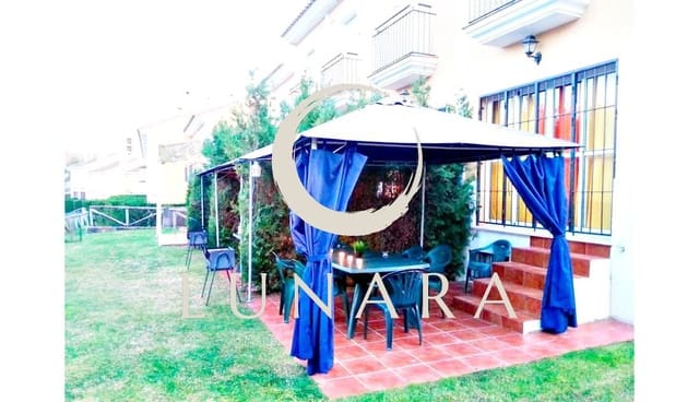 4 soveværelse Rækkehus til salg i Lepe med garage - € 250.000 (Ref: 9396548)