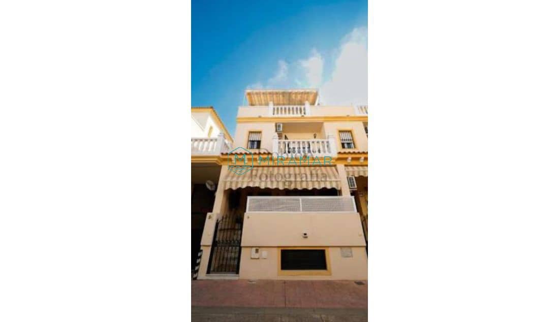 4 camera da letto Villetta a Schiera in vendita in La Antilla con garage - 330.000 € (Rif: 9452753)