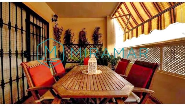 4 sovrum Radhus till salu i La Antilla, Lepe med garage - 330 000 € (Ref: 9452753)