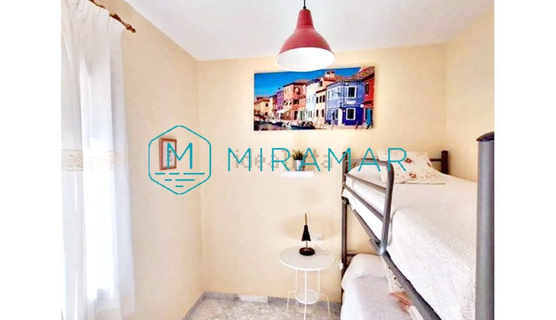 2 bedroom Terraced Villa for sale in Lepe with garage - € 201,500 (Ref: 9494359)