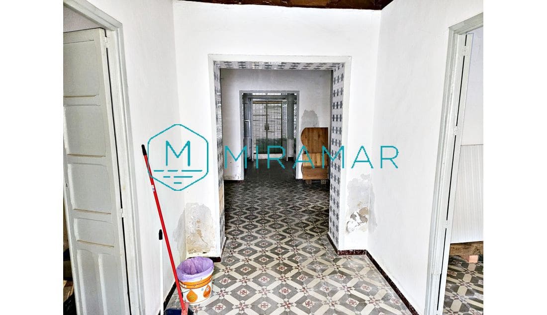 5 bedroom Townhouse for sale in Lepe - € 110,000 (Ref: 9527179)