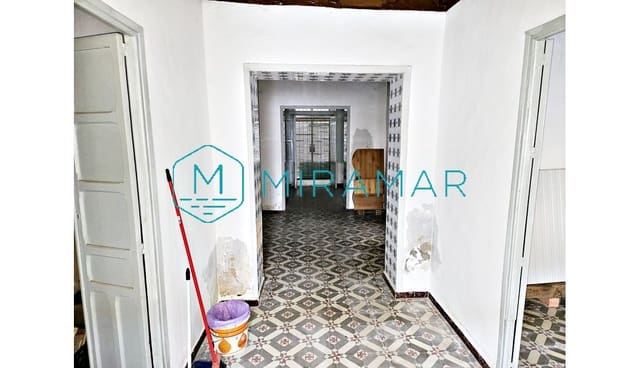 5 bedroom Townhouse for sale in Lepe - € 110,000 (Ref: 9527179)