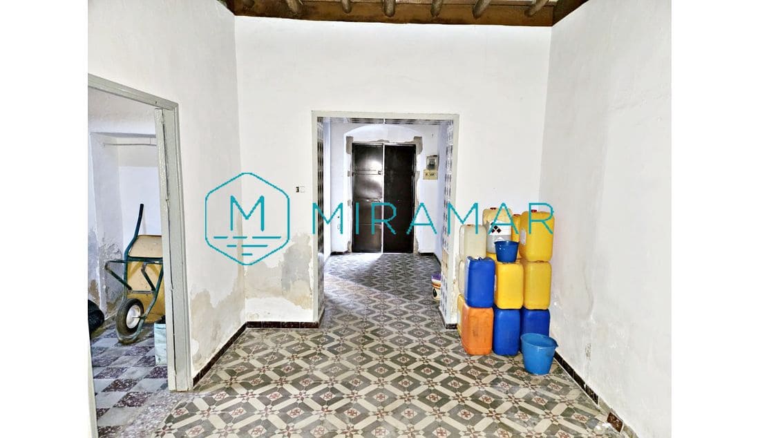 5 bedroom Townhouse for sale in Lepe - € 110,000 (Ref: 9527179)