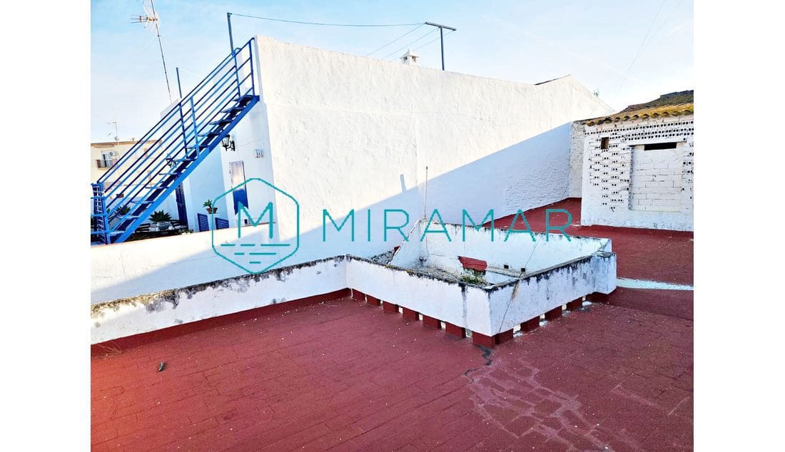 5 bedroom Townhouse for sale in Lepe - € 110,000 (Ref: 9527179)