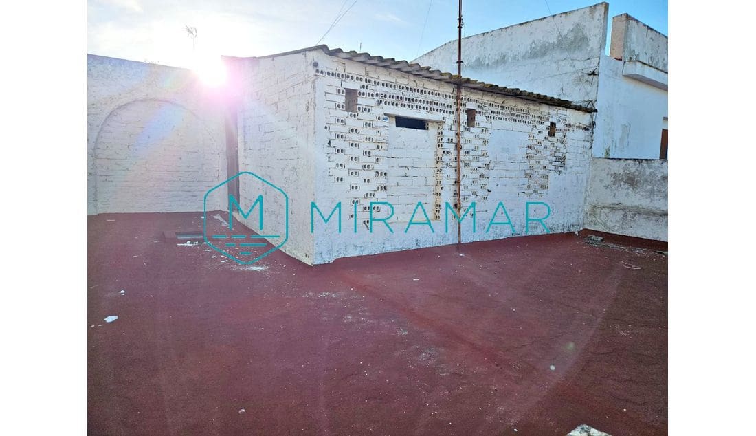 5 bedroom Townhouse for sale in Lepe - € 110,000 (Ref: 9527179)