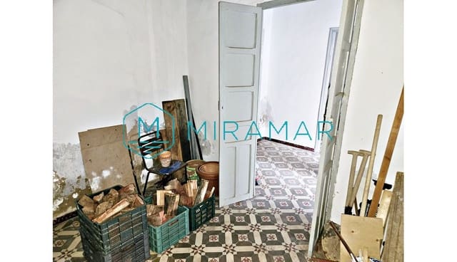 5 bedroom Townhouse for sale in Lepe - € 110,000 (Ref: 9527179)