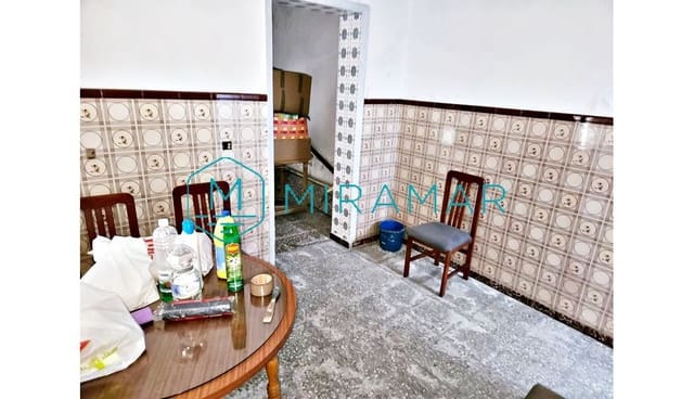 5 bedroom Townhouse for sale in Lepe - € 110,000 (Ref: 9527179)