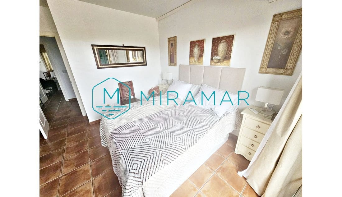 2 soveværelse Rækkehus til salg i Lepe med garage - € 218.000 (Ref: 9564309)