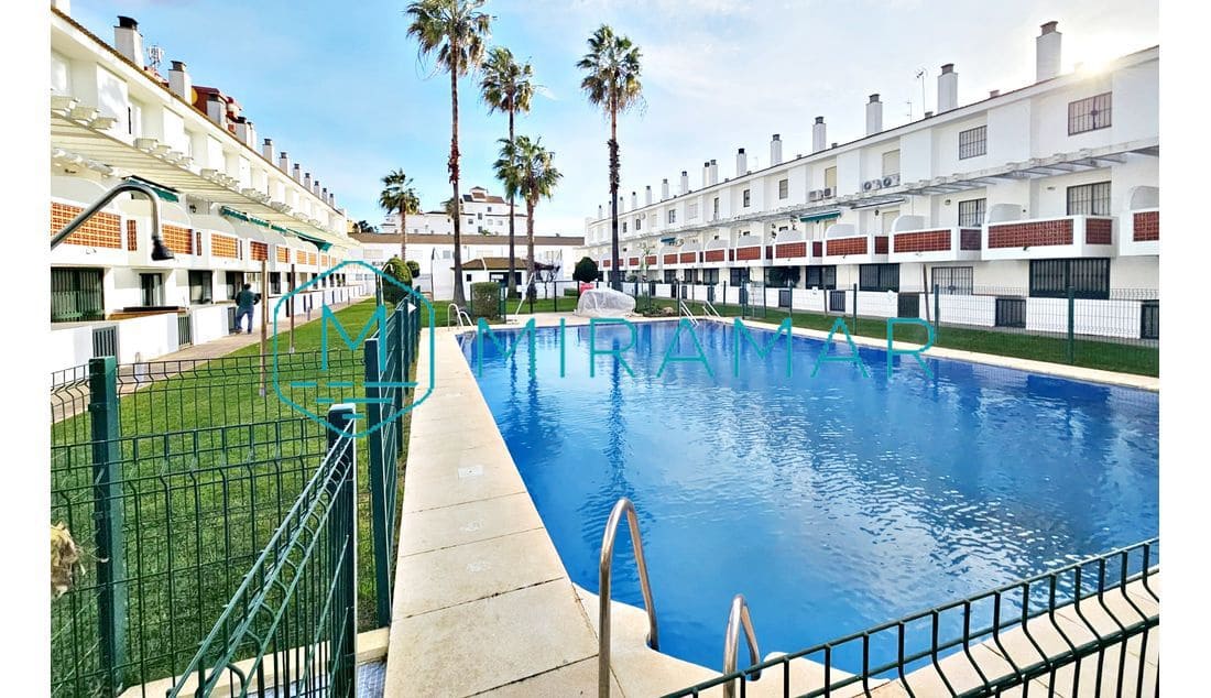 4 bedroom Terraced Villa for sale in La Antilla with garage - € 350,000 (Ref: 9568012)