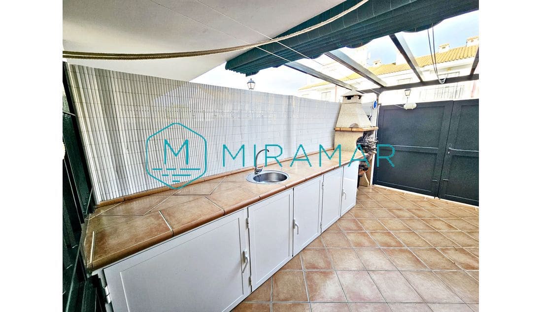 4 bedroom Terraced Villa for sale in La Antilla with garage - € 350,000 (Ref: 9568012)