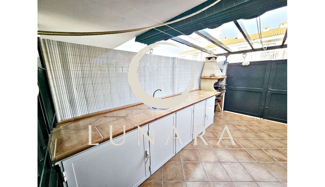 4 bedroom Terraced Villa for sale in La Antilla with garage - € 350,000 (Ref: 9568012)