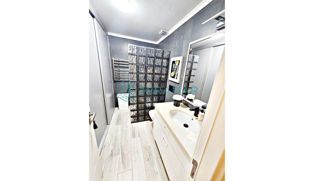 Adosado de 3 habitaciones en Ayamonte en venta con garaje - 413.000 € (Ref: 9570616)