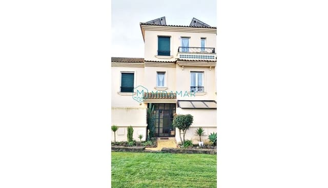 Adosado de 3 habitaciones en Ayamonte en venta con garaje - 413.000 € (Ref: 9570616)