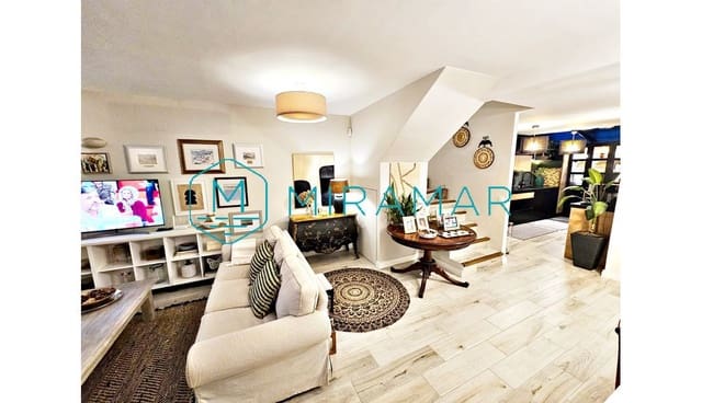 Adosado de 3 habitaciones en Ayamonte en venta con garaje - 413.000 € (Ref: 9570616)