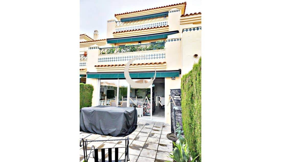 3 bedroom Terraced Villa for sale in Ayamonte with garage - € 413,000 (Ref: 9570616)