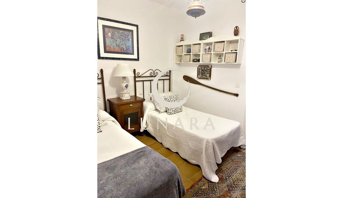 3 bedroom Terraced Villa for sale in Lepe - € 295,000 (Ref: 9570617)