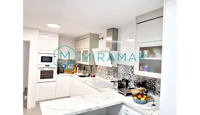 Adosado de 3 habitaciones en Ayamonte en venta - 227.000 € (Ref: 9571485)