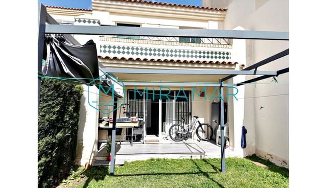 Adosado de 3 habitaciones en Ayamonte en venta - 227.000 € (Ref: 9571485)