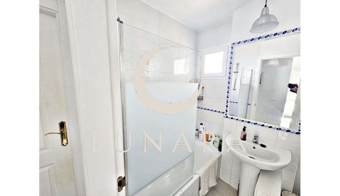 2 bedroom Penthouse for sale in Lepe with garage - € 225,000 (Ref: 9676765)