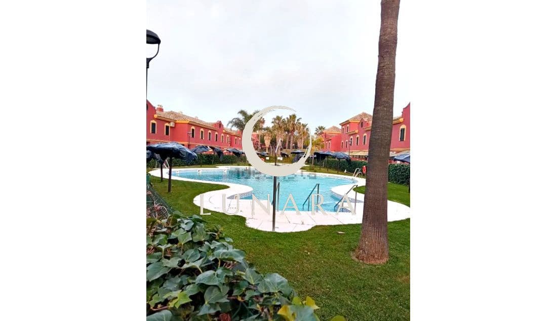 2 bedroom Terraced Villa for sale in Lepe with garage - € 199,000 (Ref: 9676767)