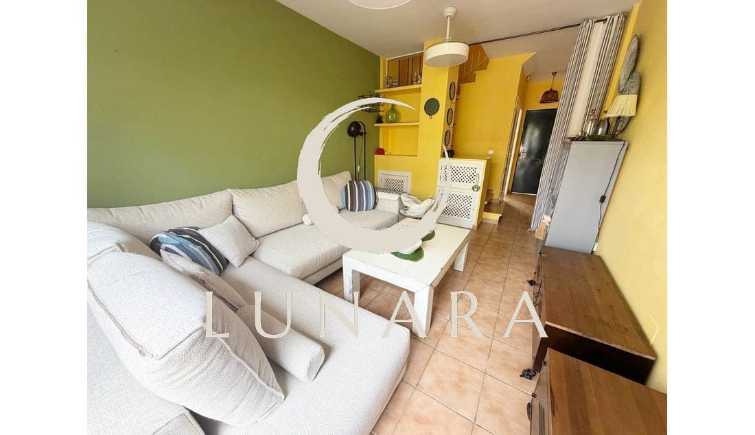 2 bedroom Terraced Villa for sale in Lepe with garage - € 199,500 (Ref: 9763539)