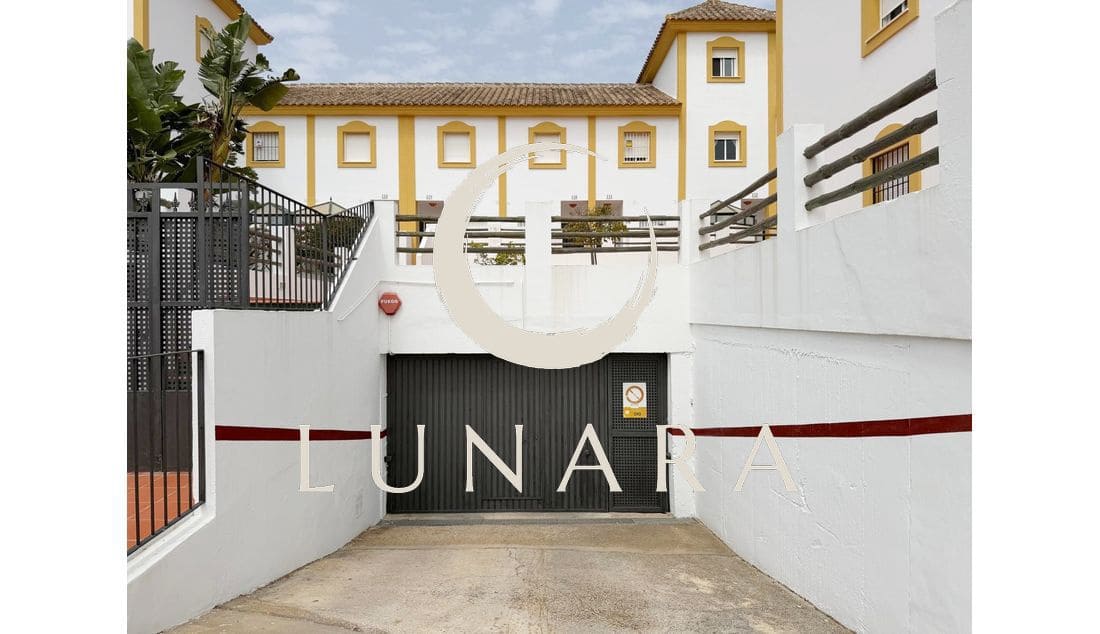 2 bedroom Terraced Villa for sale in Lepe with garage - € 199,500 (Ref: 9763539)