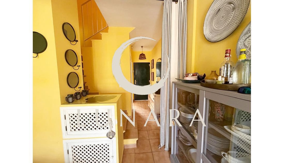 2 bedroom Terraced Villa for sale in Lepe with garage - € 199,500 (Ref: 9763539)